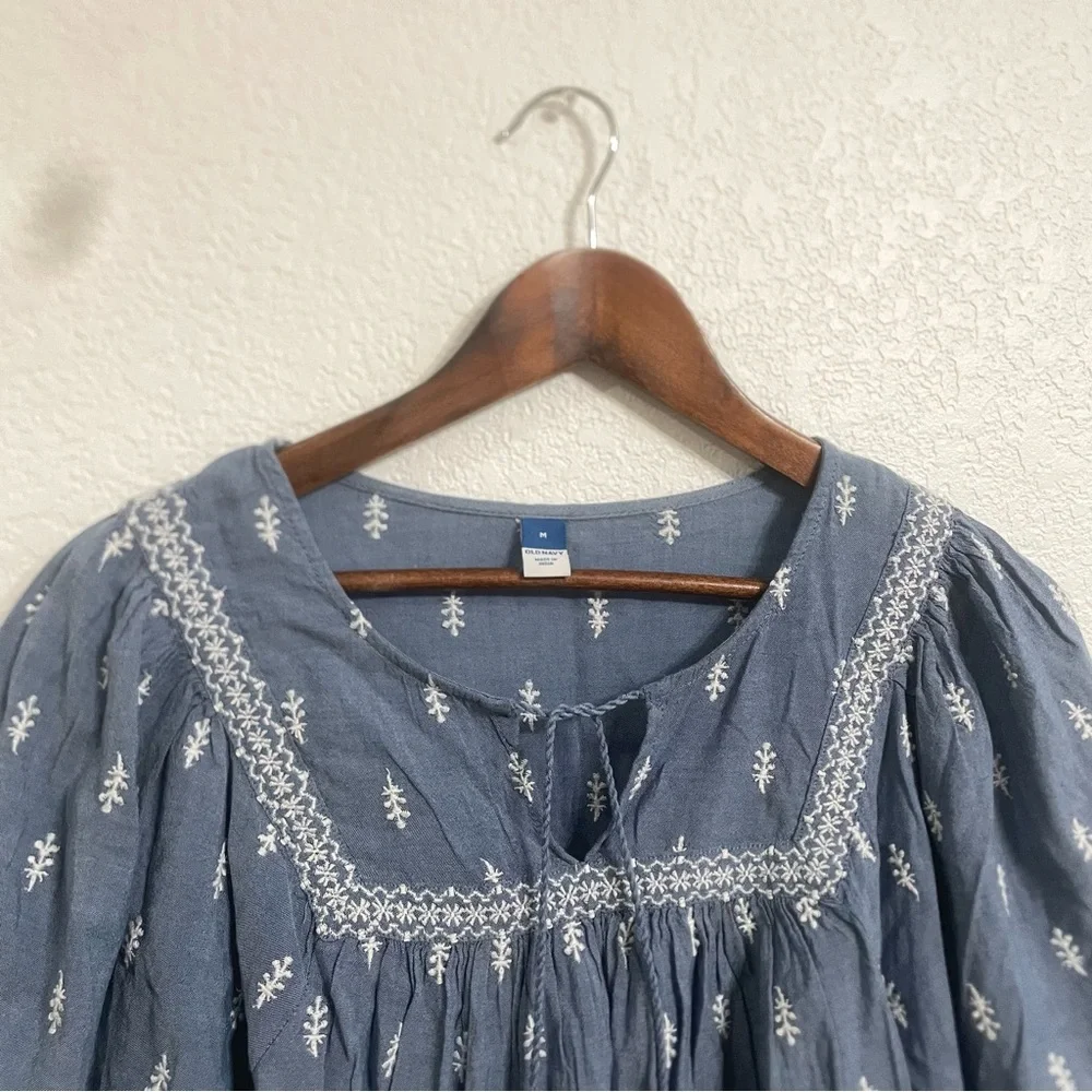 Old Navy Womens Shirt Blouse Blue White Peasant Floral Embroidered Size Medium